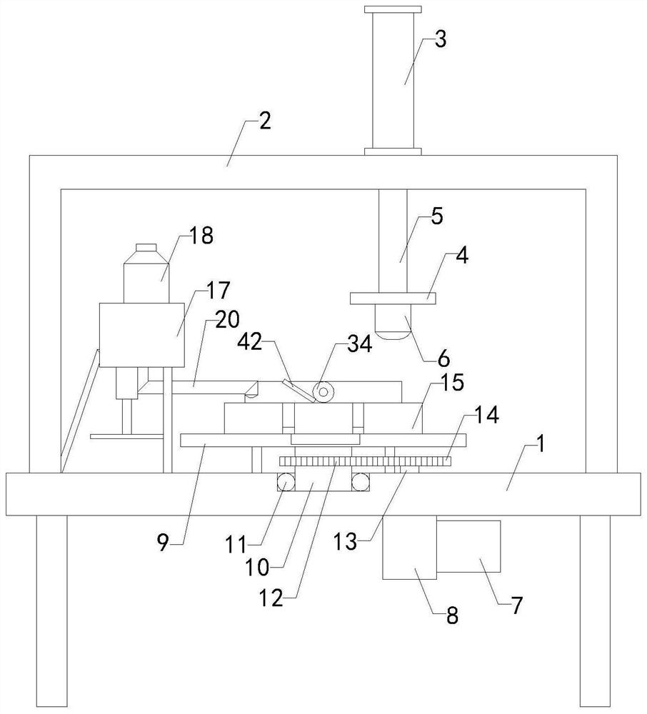 A tantalum capacitor casing extrusion molding device