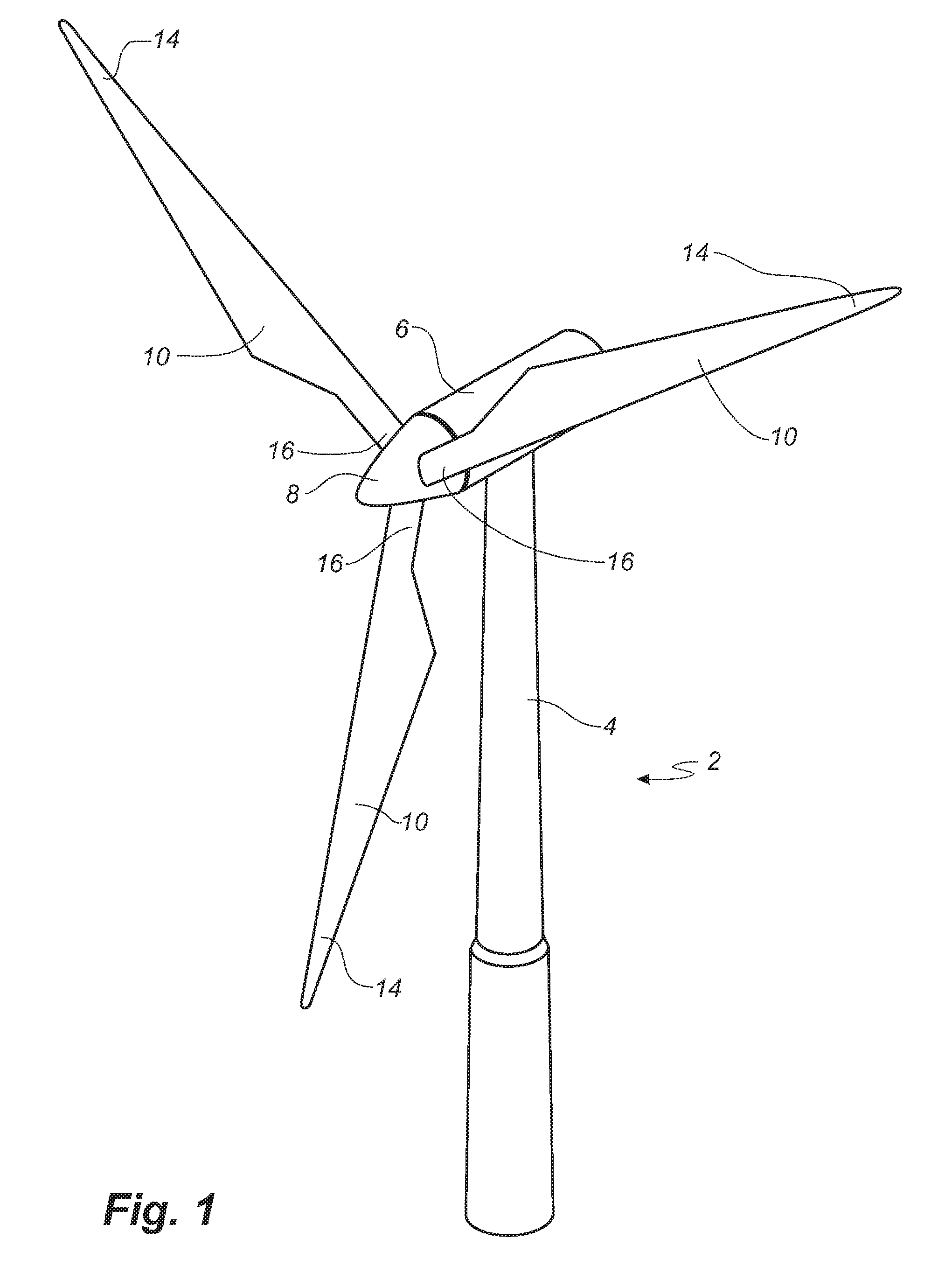 Wind turbine blade with improved fibre transition