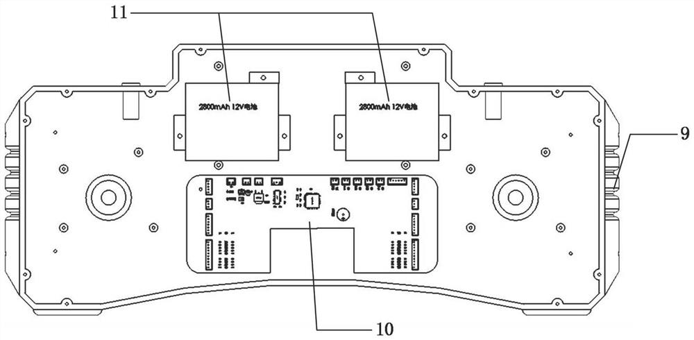 A remote controller for a high-mobility ground unmanned platform and its remote control method