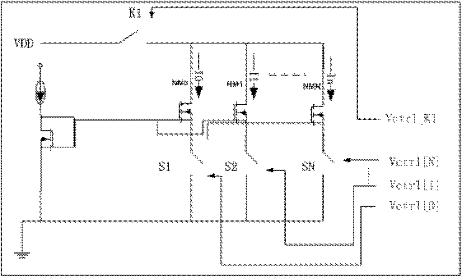 Ultrahigh frequency electronic tag and sensitivity configuration method thereof