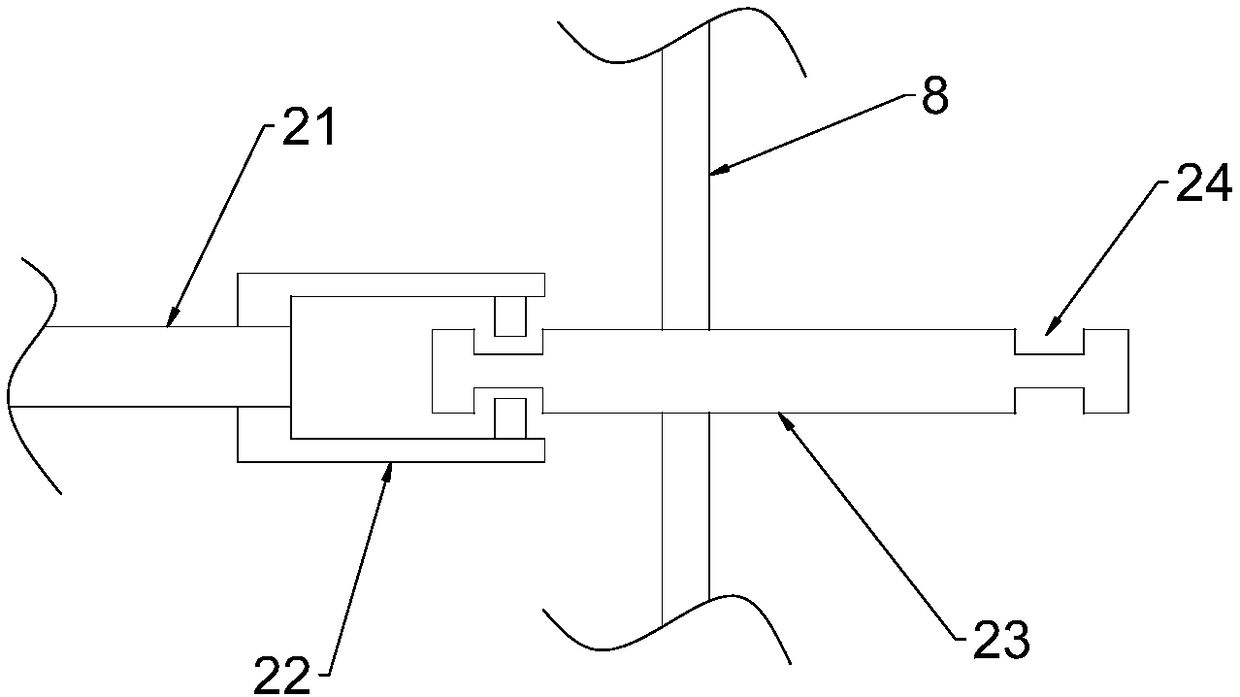 Multistage ore crushing device with dust prevention function