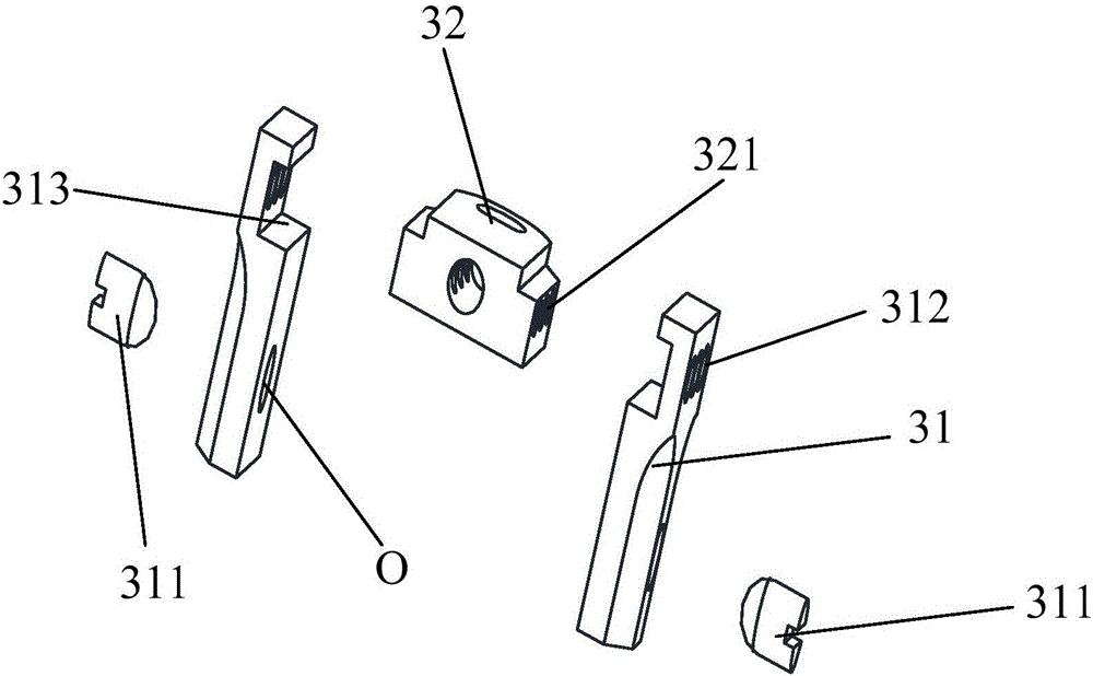 Blood component separator and automatic plug breaking part thereof