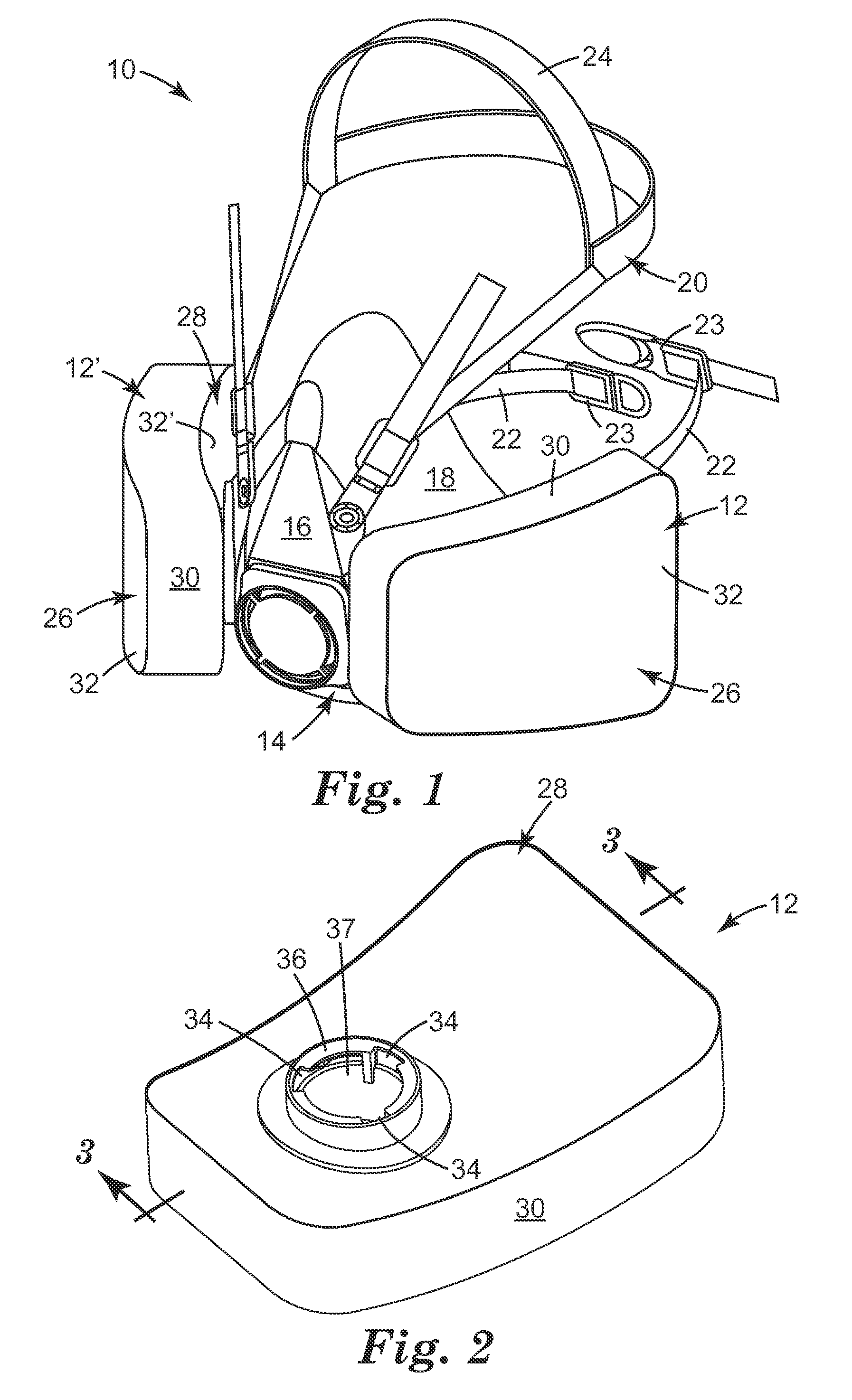 Filter cartridge having central plenum and housing sidewall