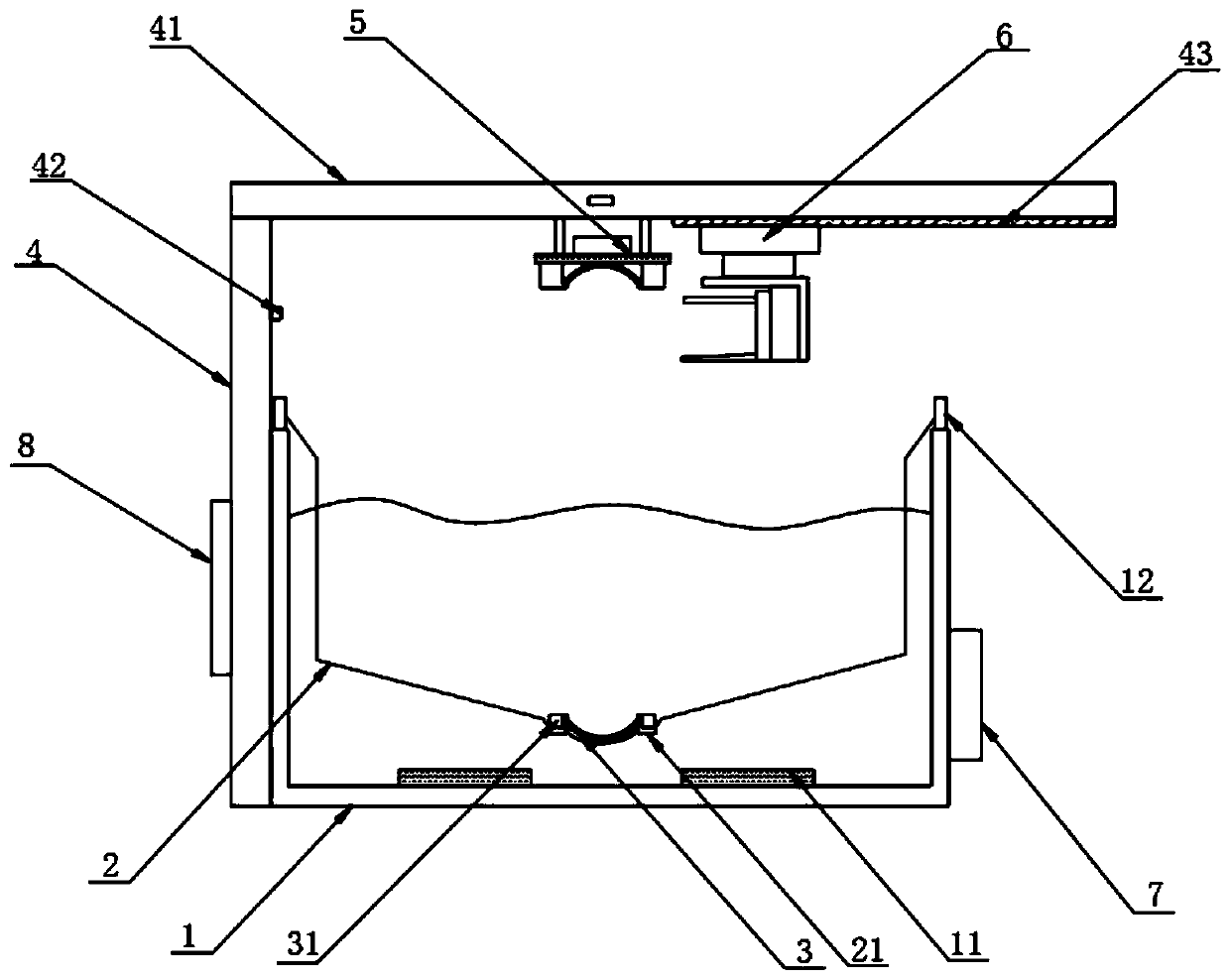 Fish processing clamping device with good fixing effect