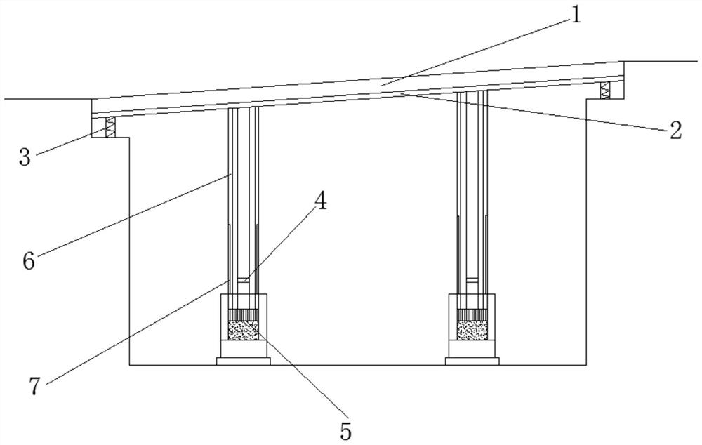 Road transition automatic lifting device for governing bump at bridgehead