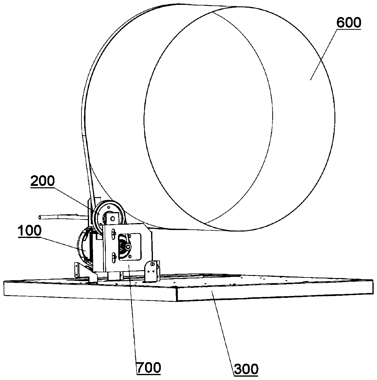 Belt tensioning mechanism, clothes dryer and belt tensioning method of clothes dryer