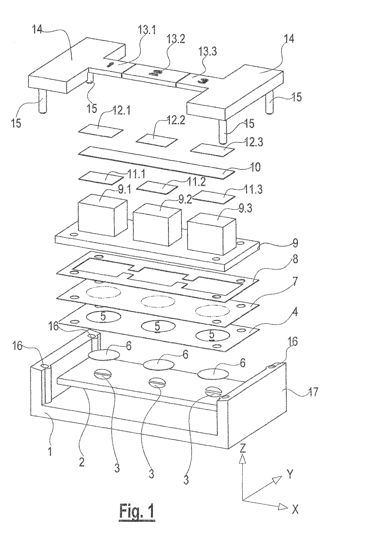 Keyboard comprising multiple stabilized tile-shaped keys