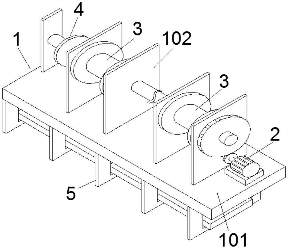 A double-hanging fixed winch