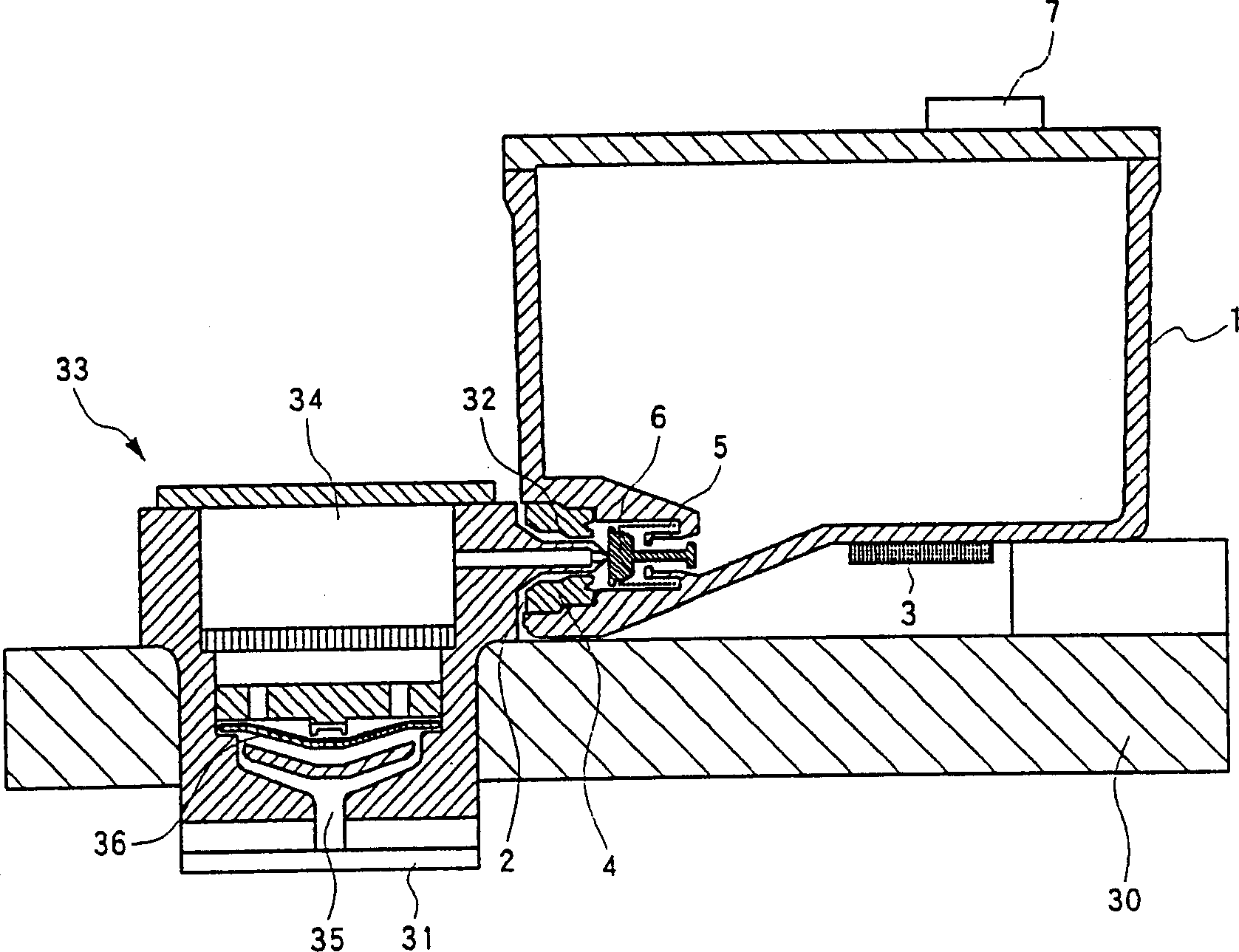 Liquid container having liquid consumption detecting device