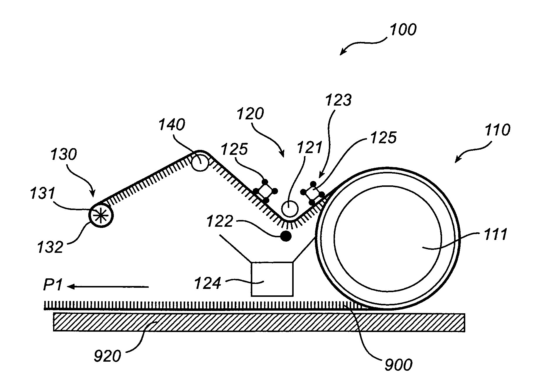 Apparatus and method for handling an artificial turf arranged on a base