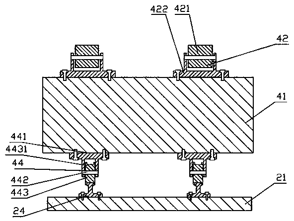 Energy-saving and environmental-friendly bidirectional vibration sorting device for building materials of building engineering construction