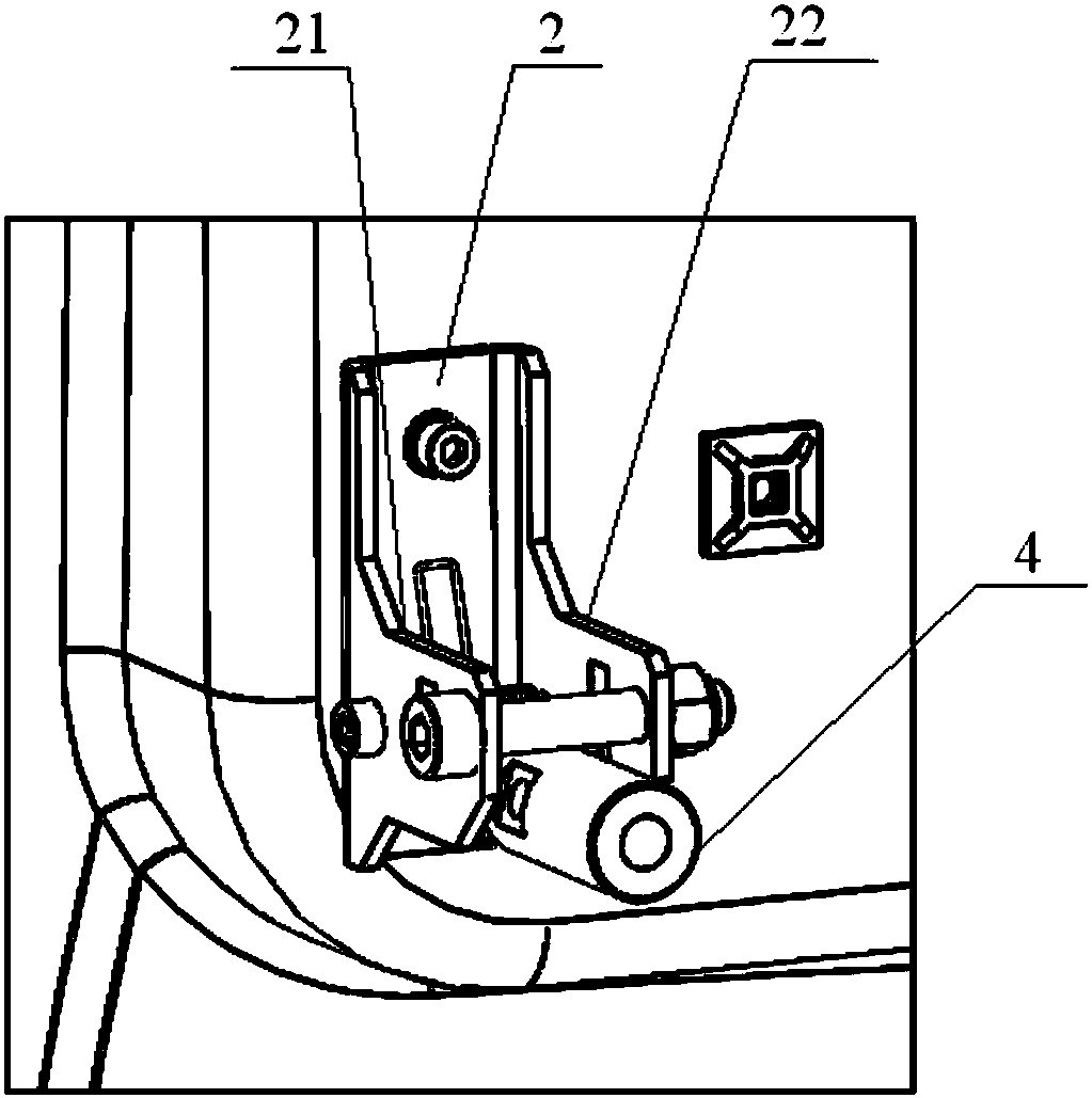 CT (computer chromatography) machine and locking device for rear cover of CT machine