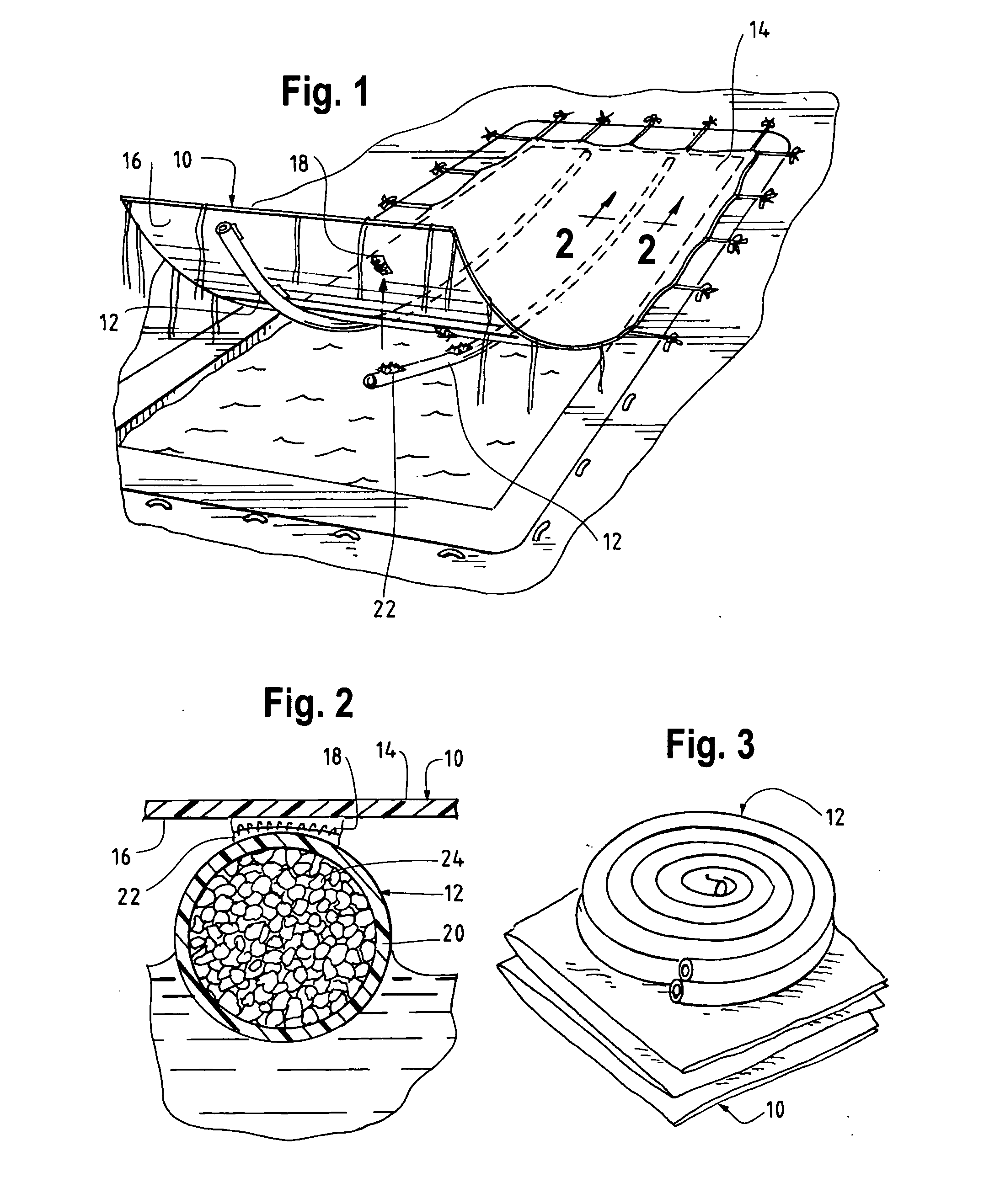 Swimming pool cover assembly