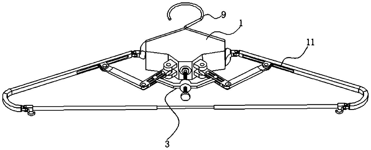 Adjustable clothes hanger