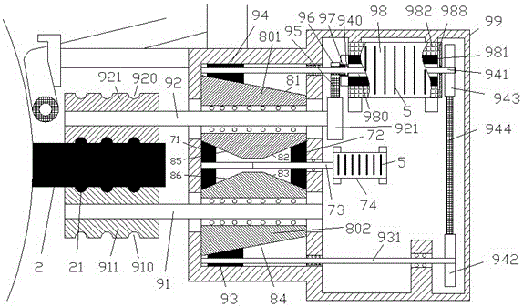 Outdoor steel structural piece cleaning and maintaining device with heat dissipation function