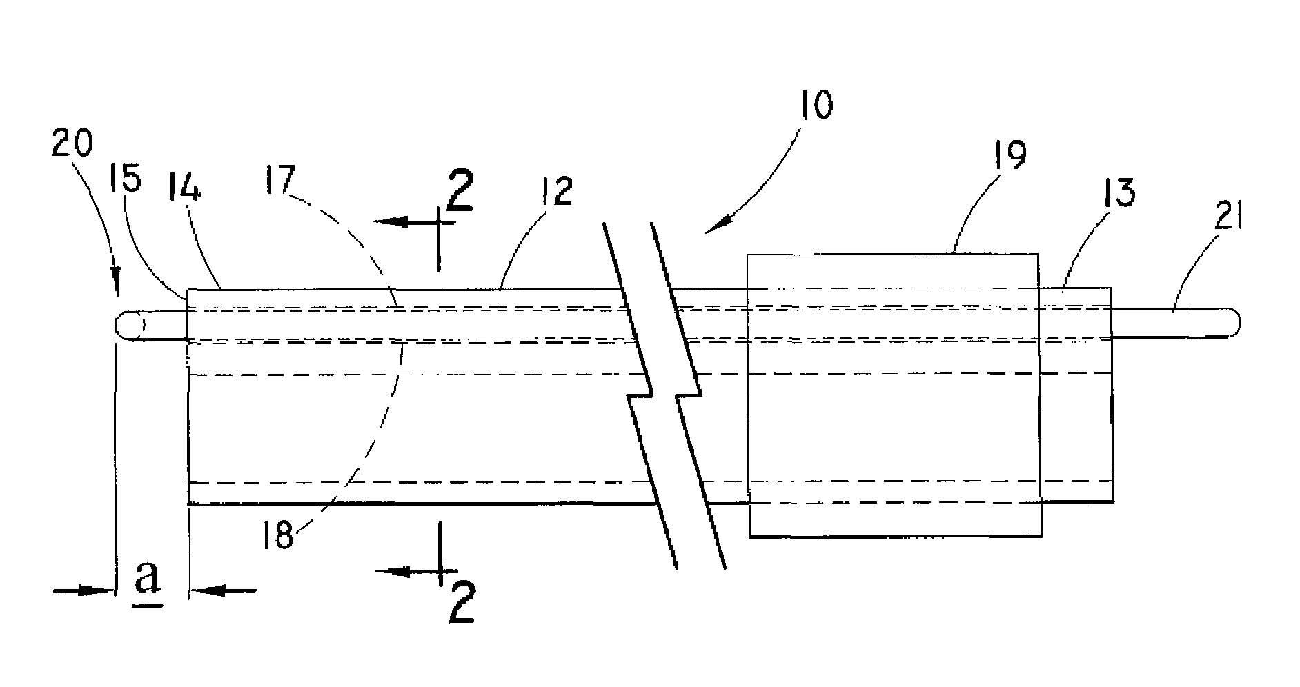 Device for extracting an elongated structure implanted in biological tissue