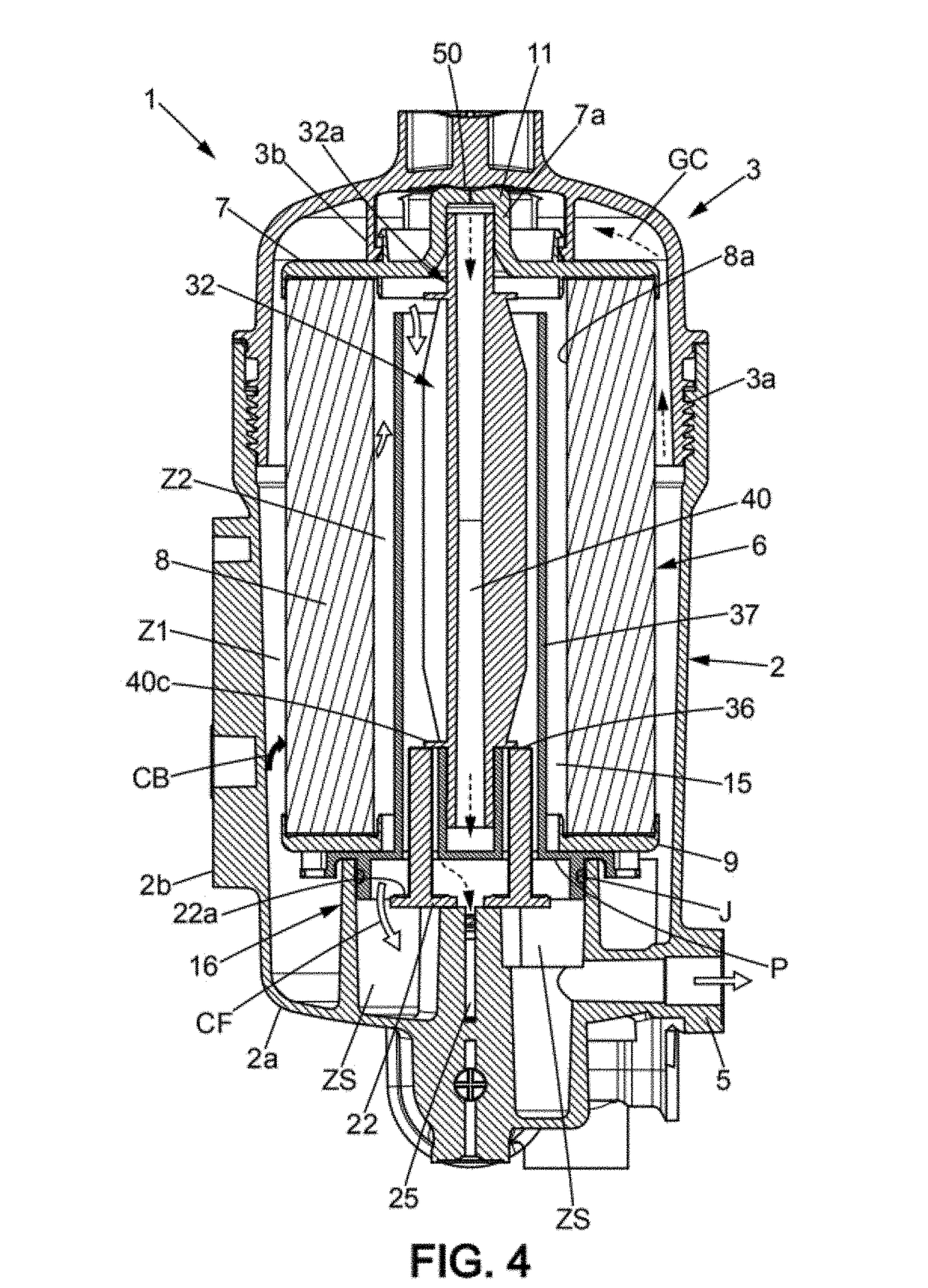 Fuel filter and mounting support of which the outlet is sealed by a valve in case of removal of a filter insert