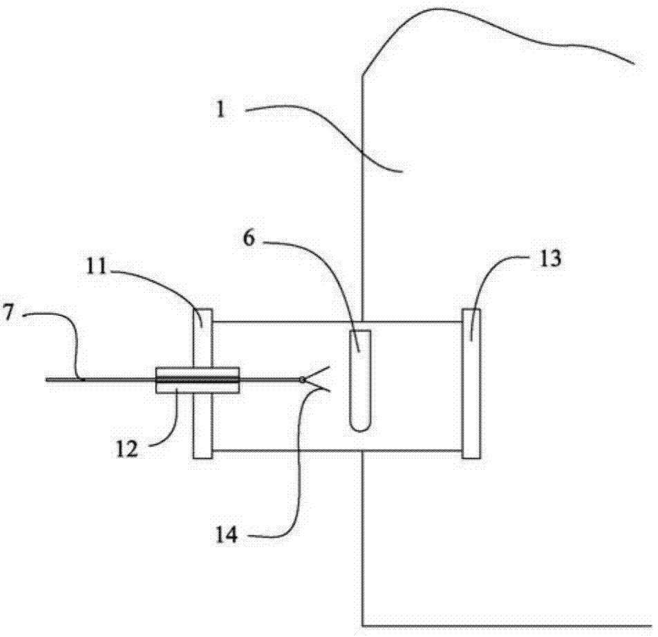 Continuous vacuum rapid quenching equipment and method for metal rapid quenching by using equipment