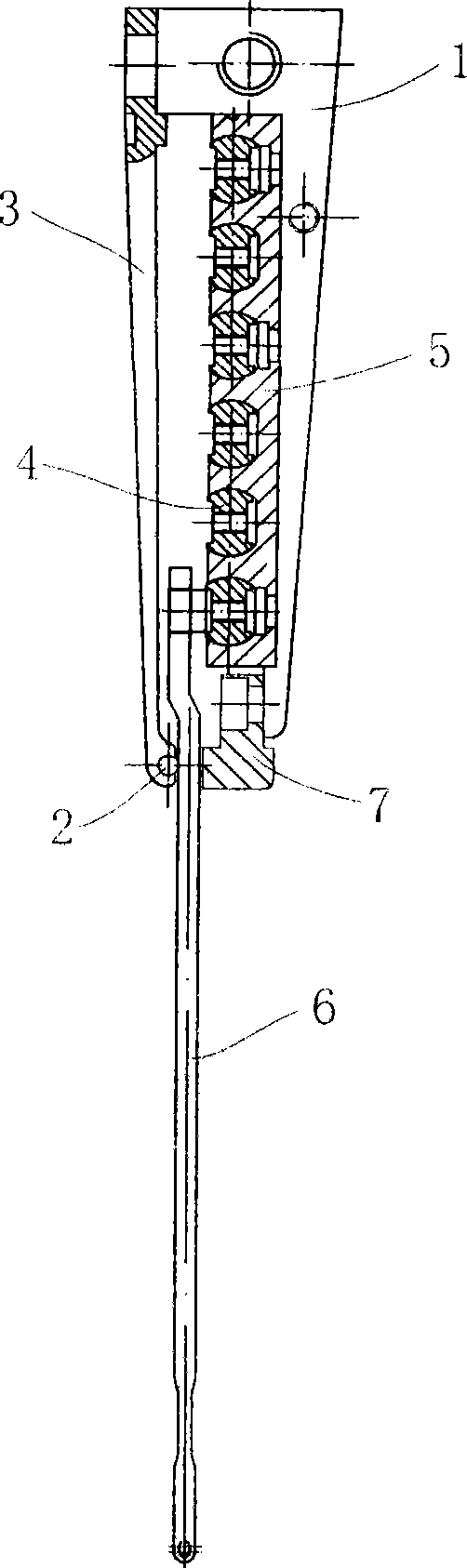 Warp knitting machine pattern bar traversing device