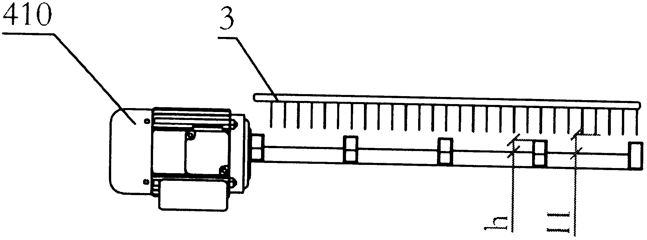 A multi-channel fruit and vegetable sorting machine with uniform feeding and single row sorting device