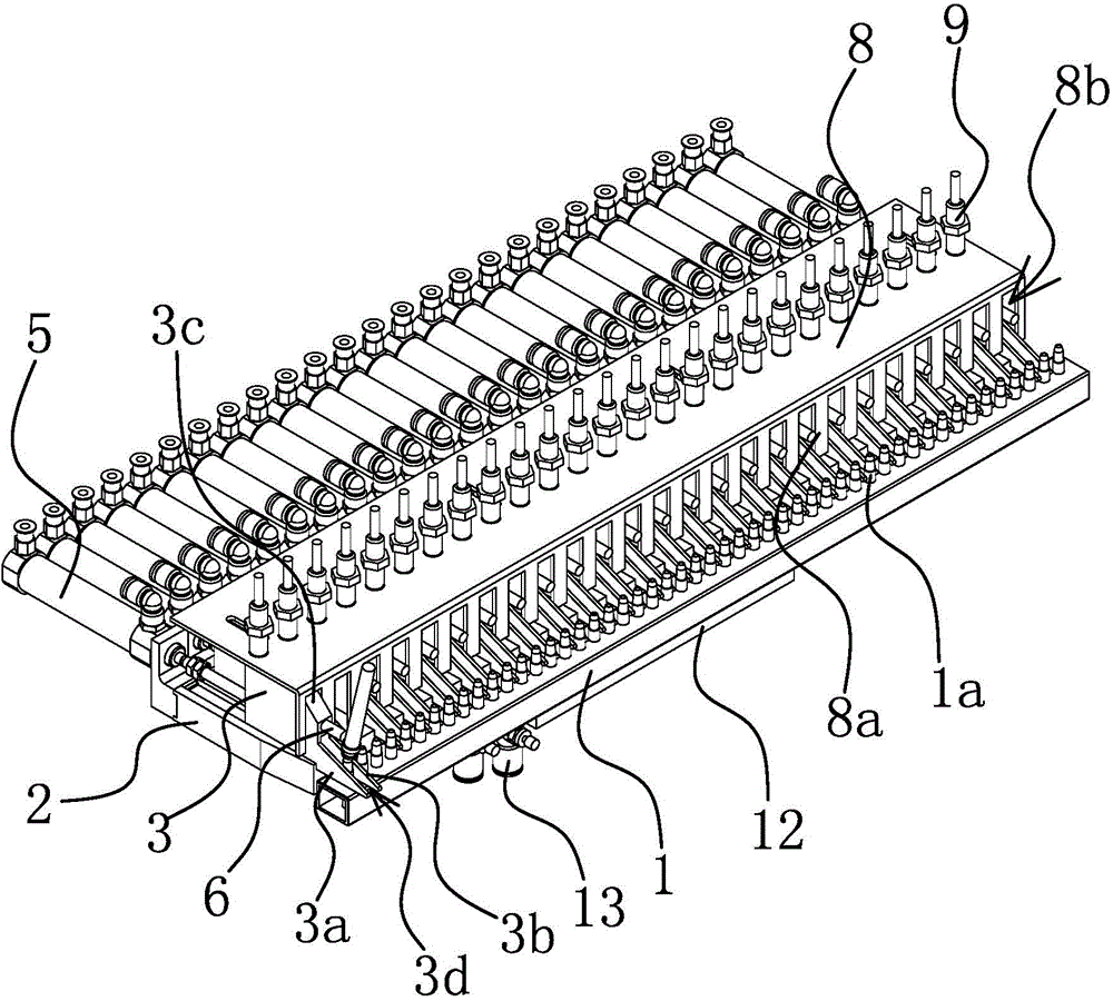 Discharging device for medical accessory assembling machine