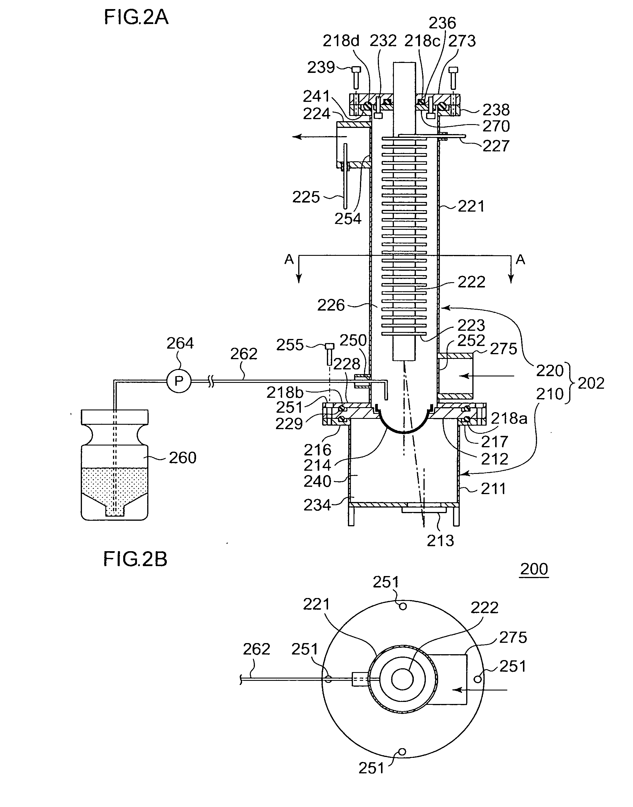 Sterilizing material supply apparatus and isolator