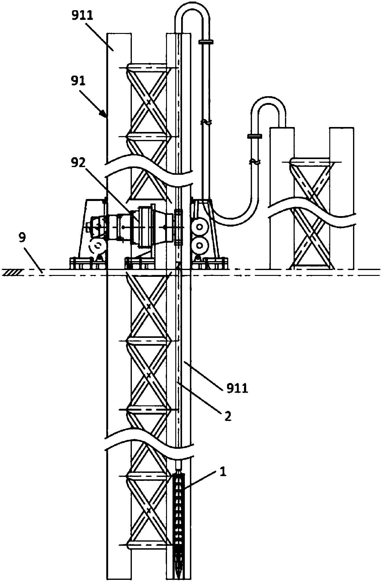 Seawater lifting device arranged in spud leg