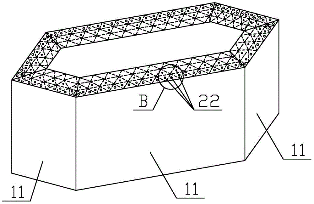 Solid-liquid two-phase energy dissipating fender and manufacturing method thereof