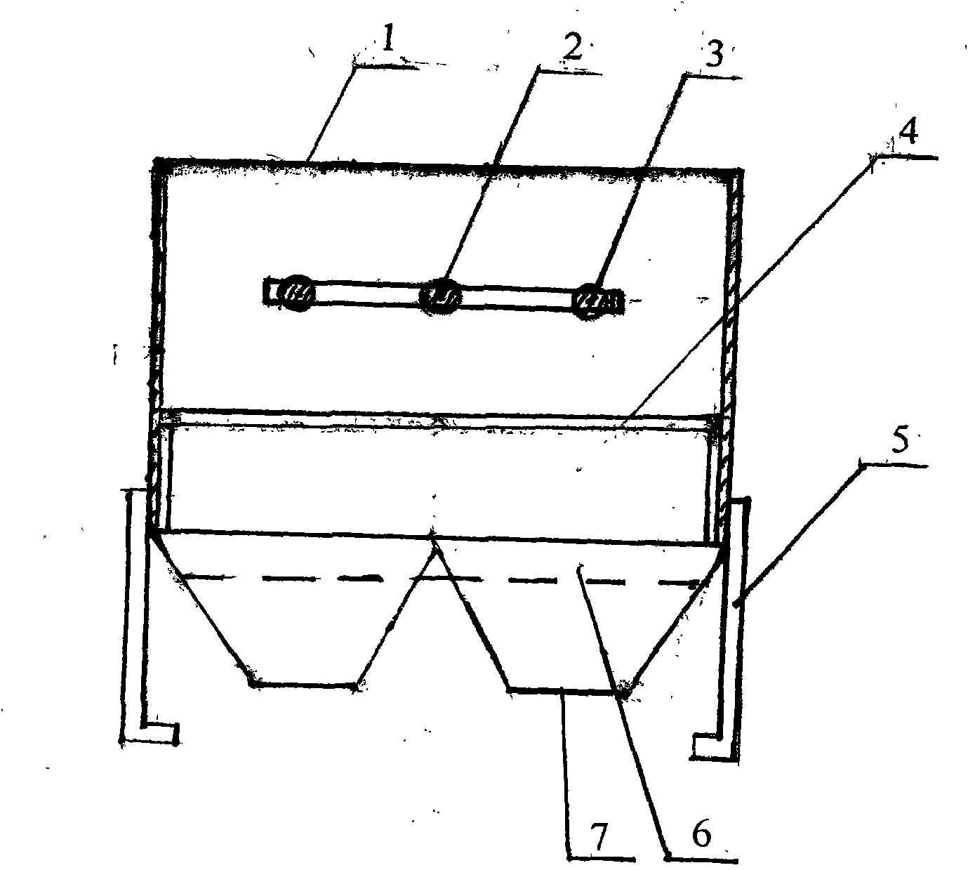 Feed hopper of novel corn thresher