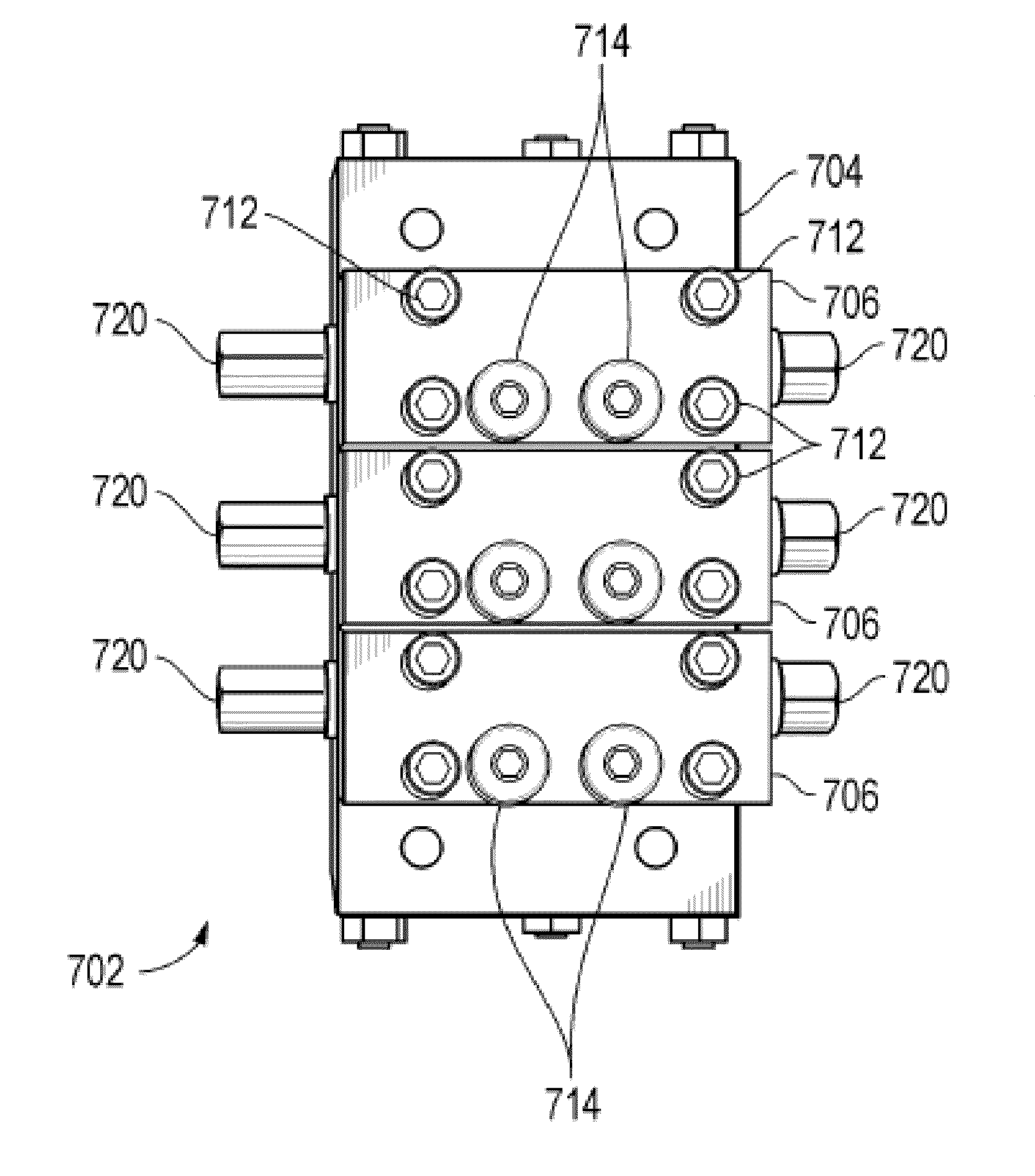 Fluid divider block suitable for use at high pressures