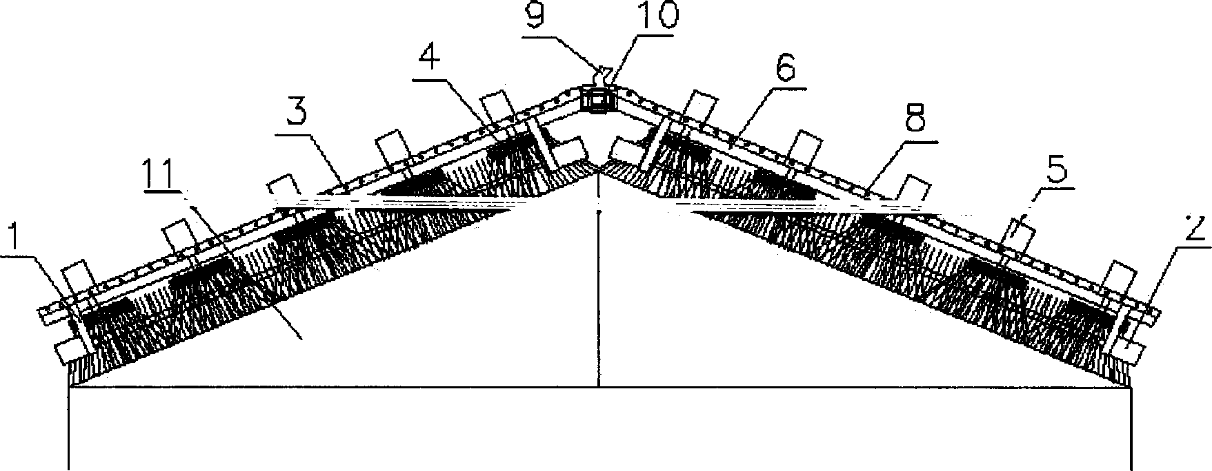 House ridge type glass greenhouse roof cleaning device