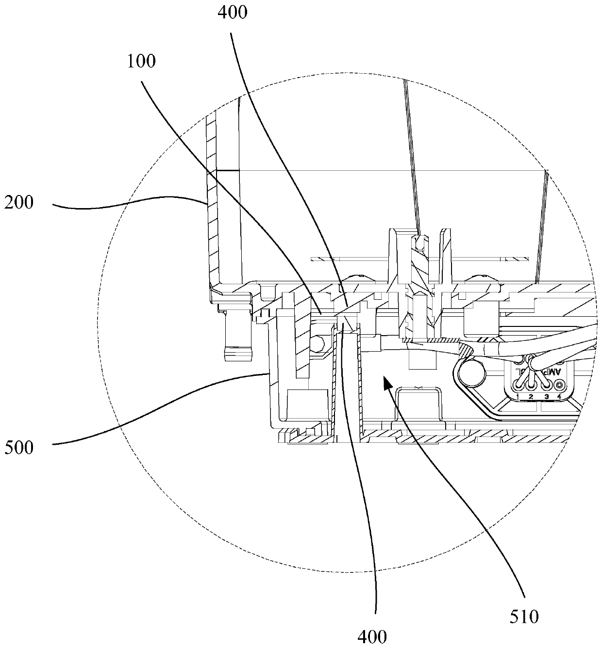 Transportation tool, battery box and mounting structure of external antenna of battery box