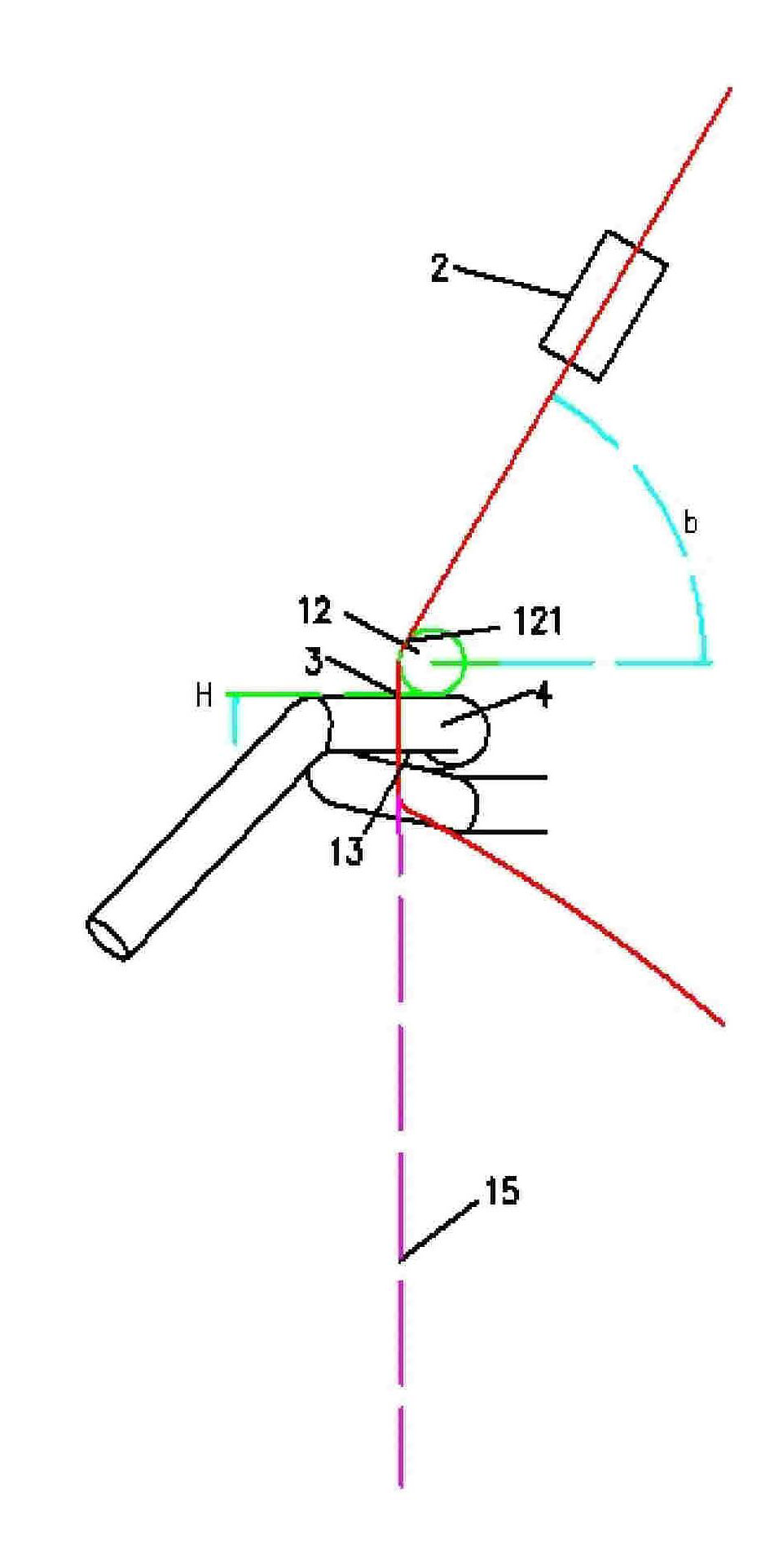 Spinning apparatus for producing low-torque ring-spun yarn