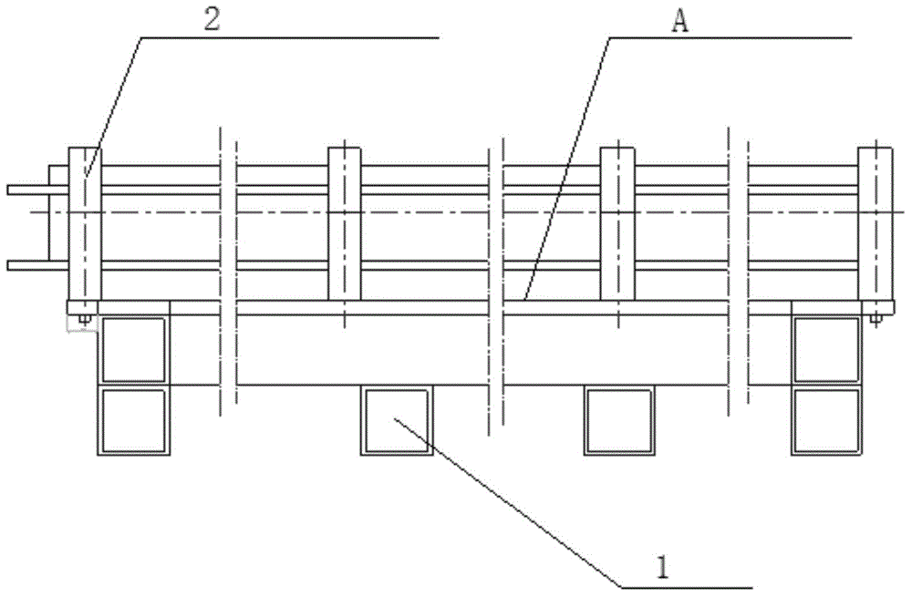 Device and method for reducing super slenderness ratio assembly welding deformation