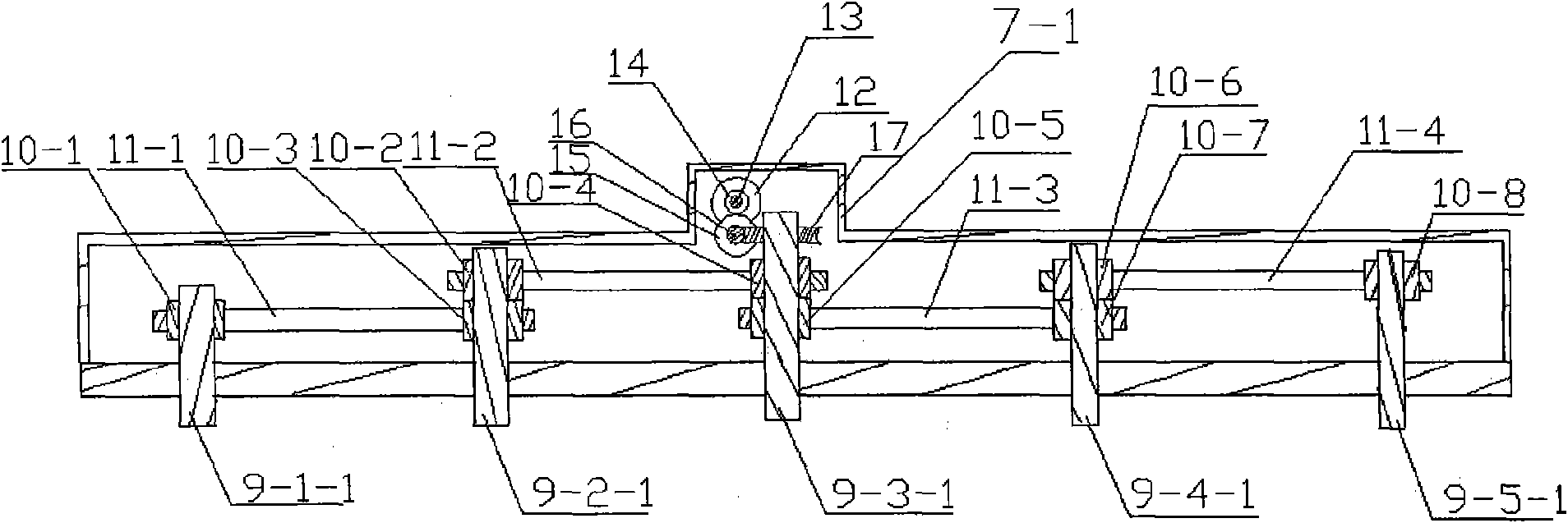 Link driving group synchronous tracking sunlight automatically tracking device based on trajectory of the earth and the sun