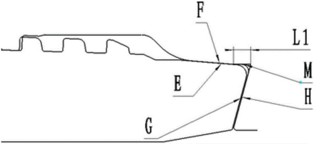 Metal-to-metal sealing structure of premium thread of oil well pipe for high-performance screwed joint