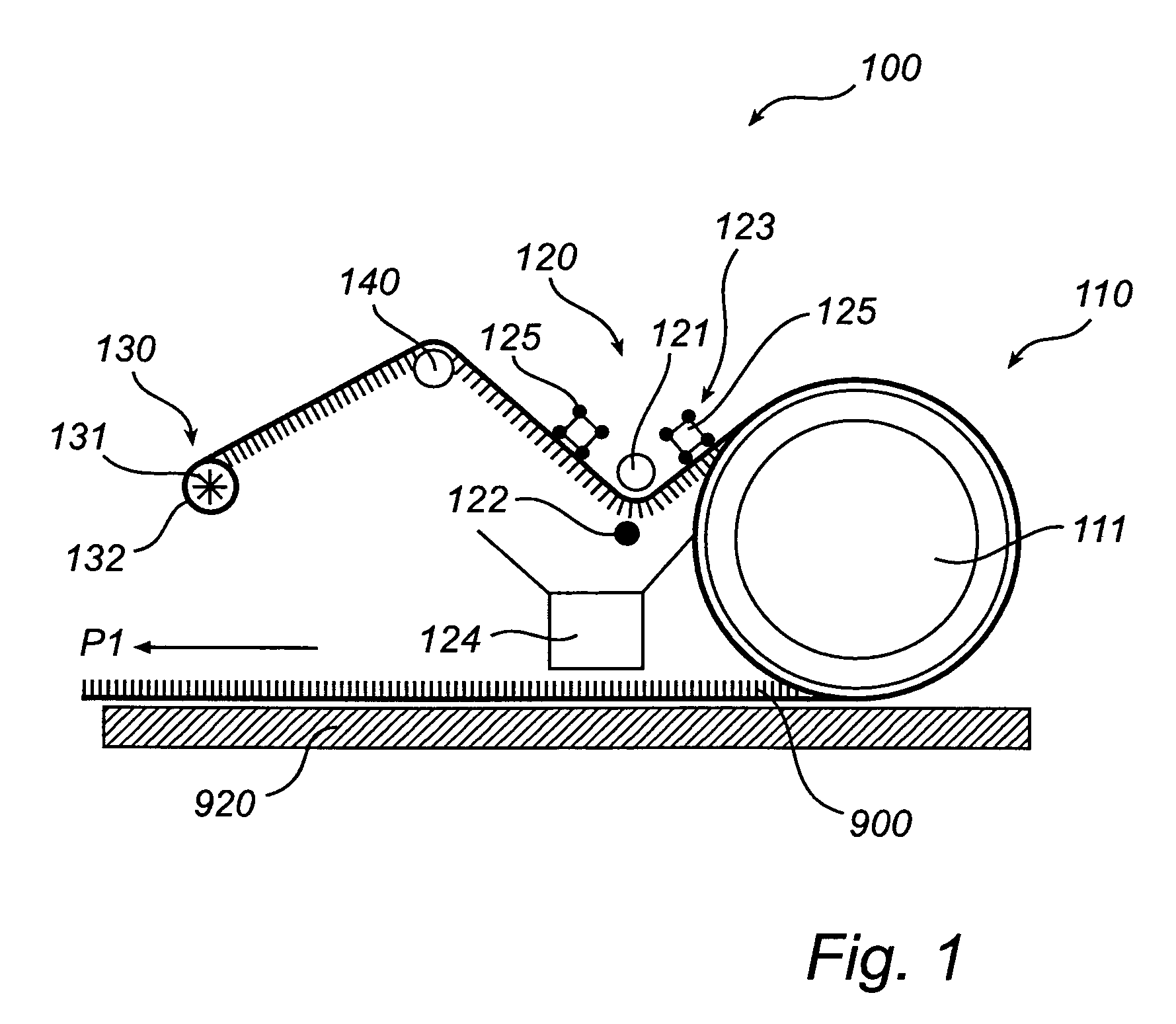 Apparatus and method for handling an artificial turf arranged on a base