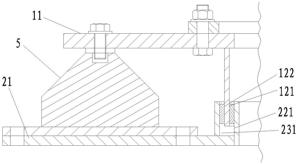 A fan vibration and noise reduction device