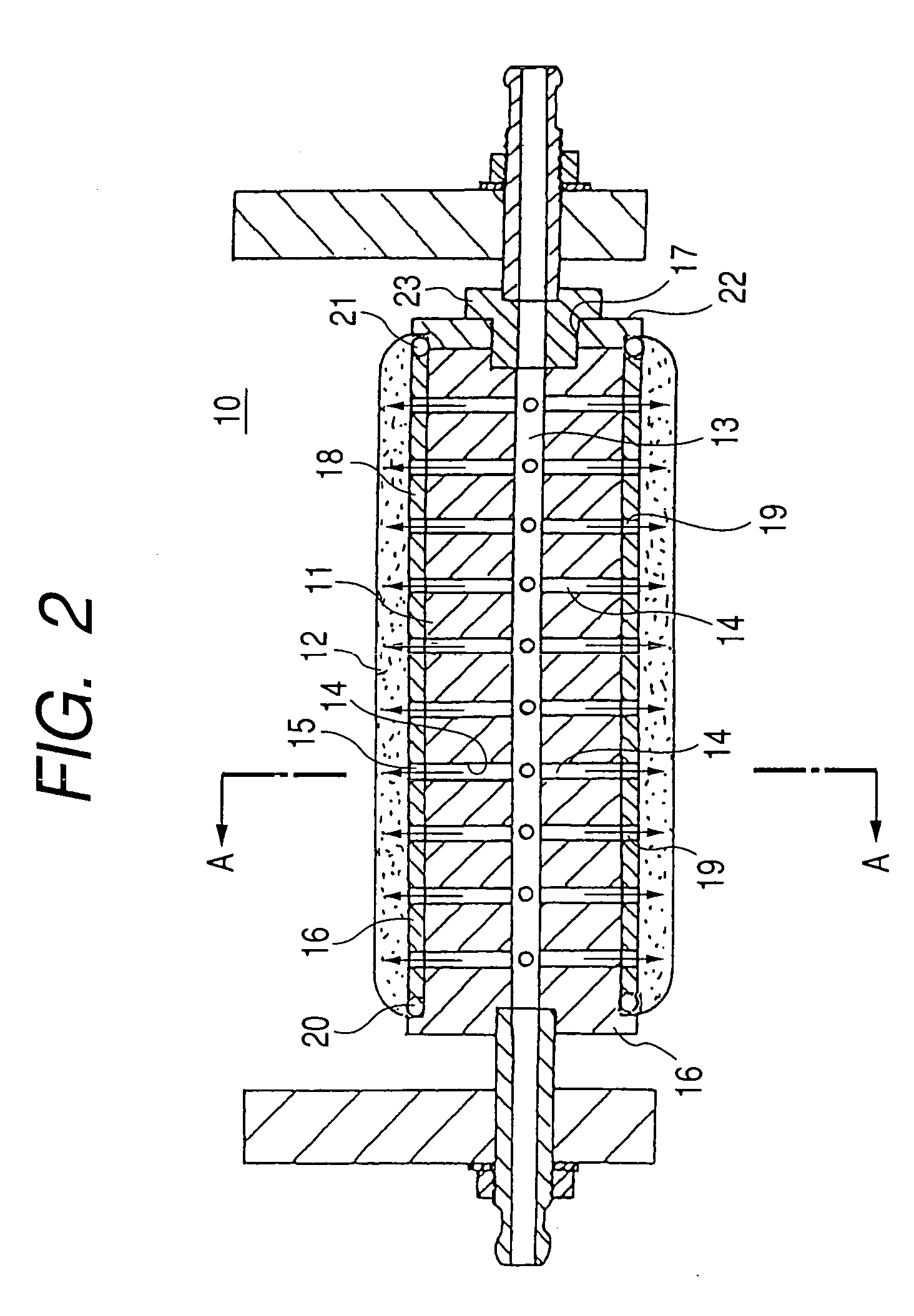 Pressure fed coating roller, roller coating device, automated coating apparatus using this device