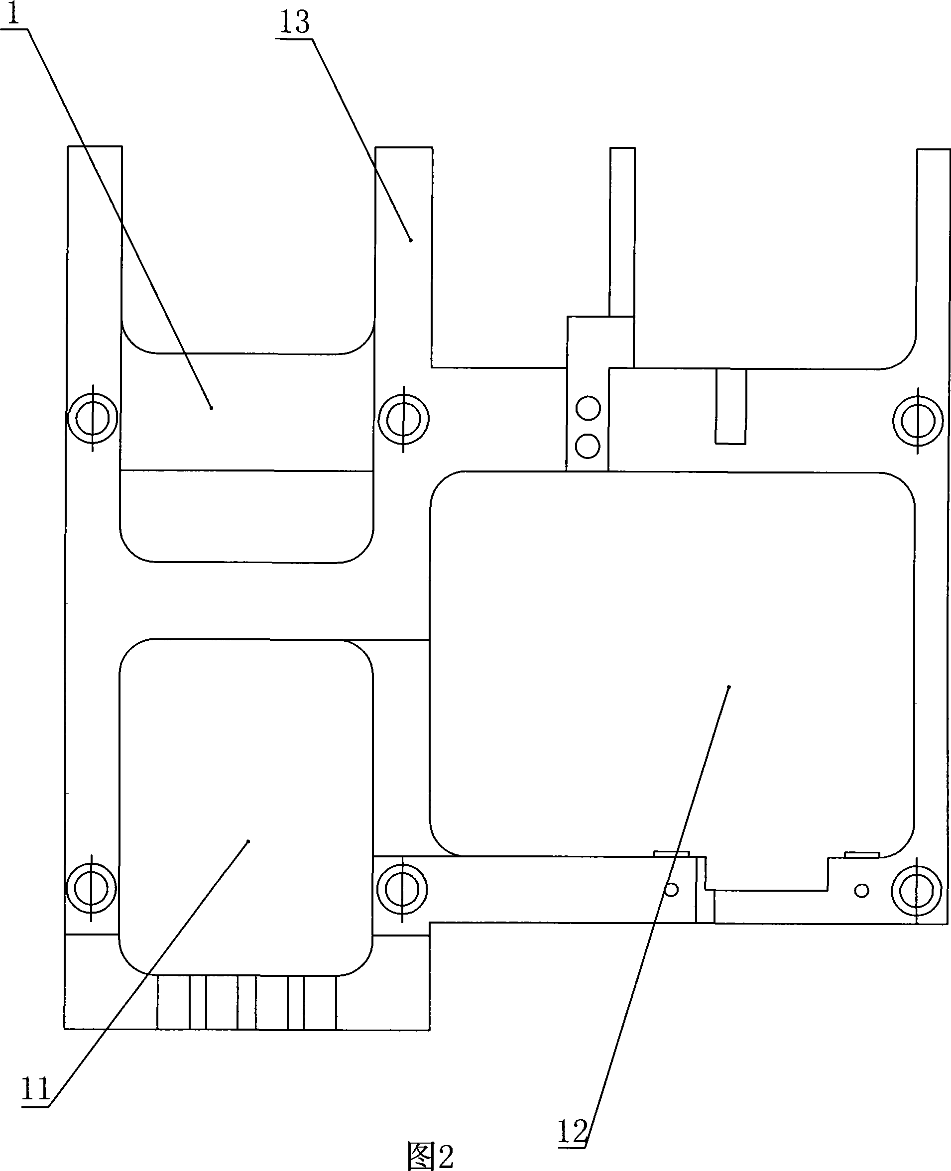 Main drive shaft sharing integrated embroidery machines