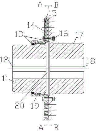 Adjusting device for horn mouth of side guide plate of hot rolling coiler and adjusting method thereof