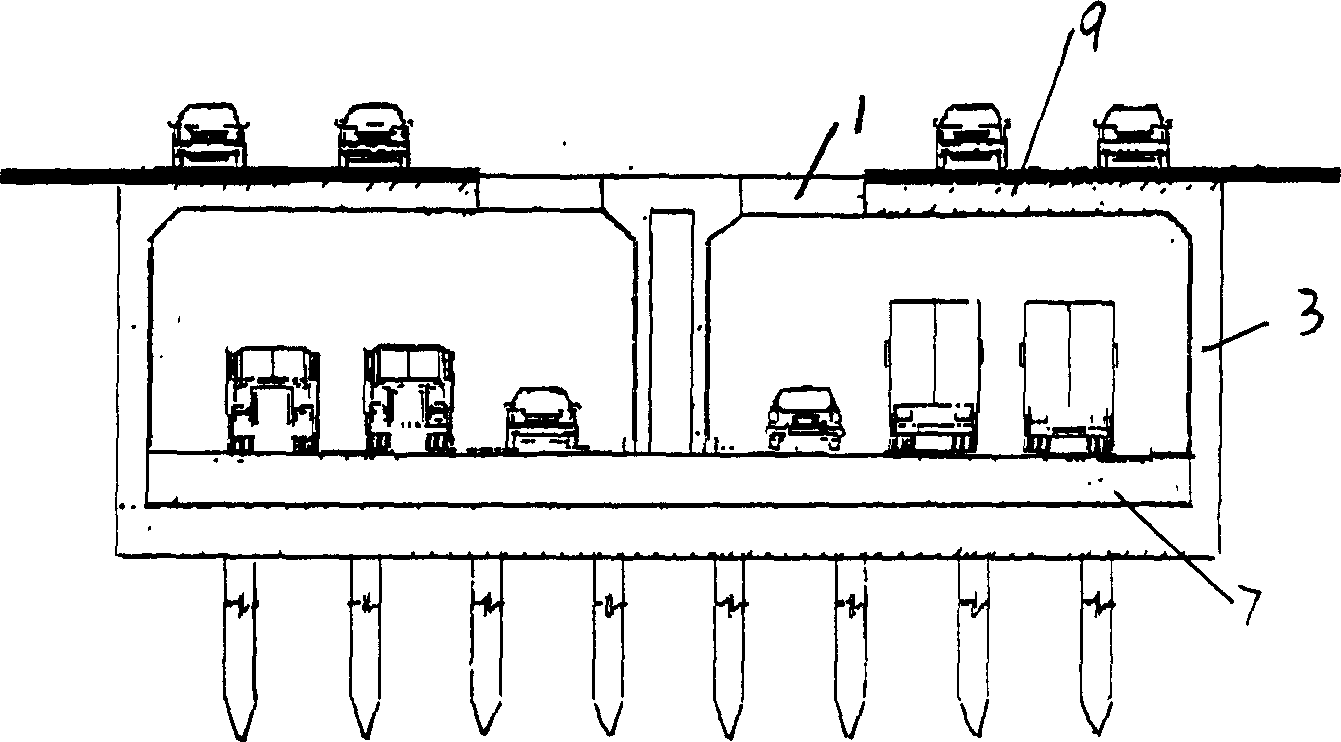 Totally-enclosed translucent subsidising road