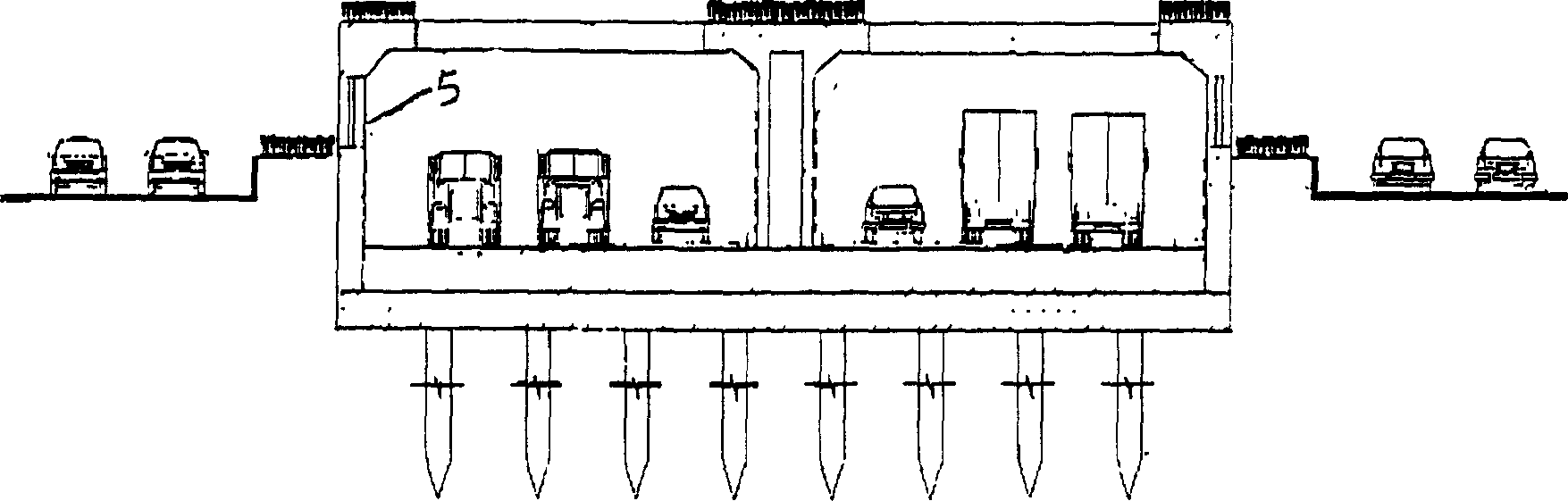 Totally-enclosed translucent subsidising road