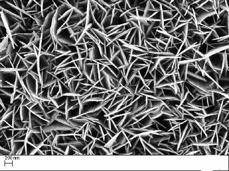 Method for preparing Al mixed with ZnO nanosheet array by adopting pulsed electromagnetic field