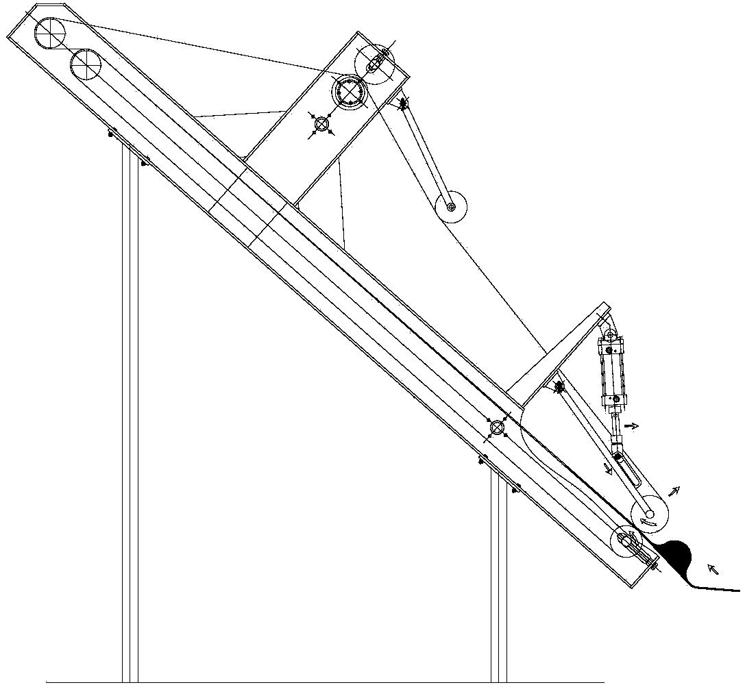 Dual-belt synchronous clamping conveying device