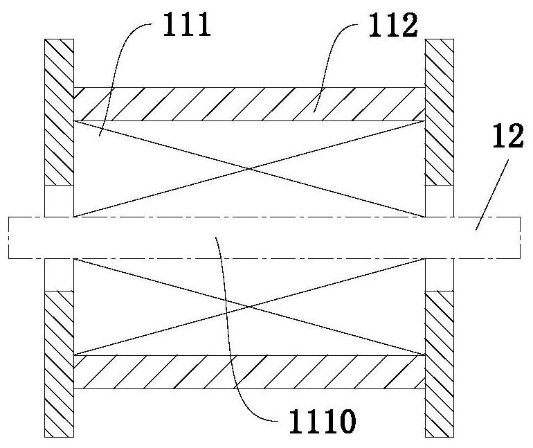 A fluid pipeline cleaning device and a cleaning method using the cleaning device