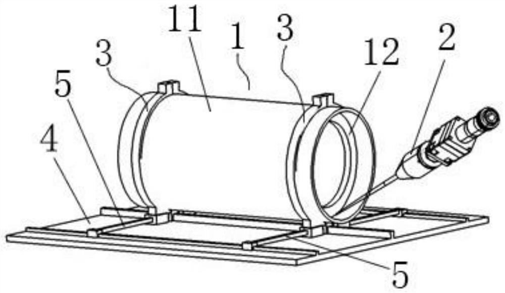 Cylindrical plastic casing with wide ribs arranged inside and welding method of cylindrical plastic casing