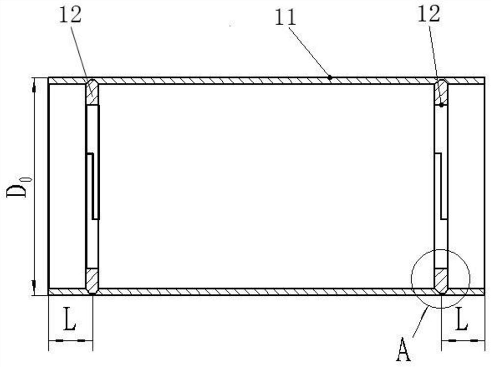 Cylindrical plastic casing with wide ribs arranged inside and welding method of cylindrical plastic casing