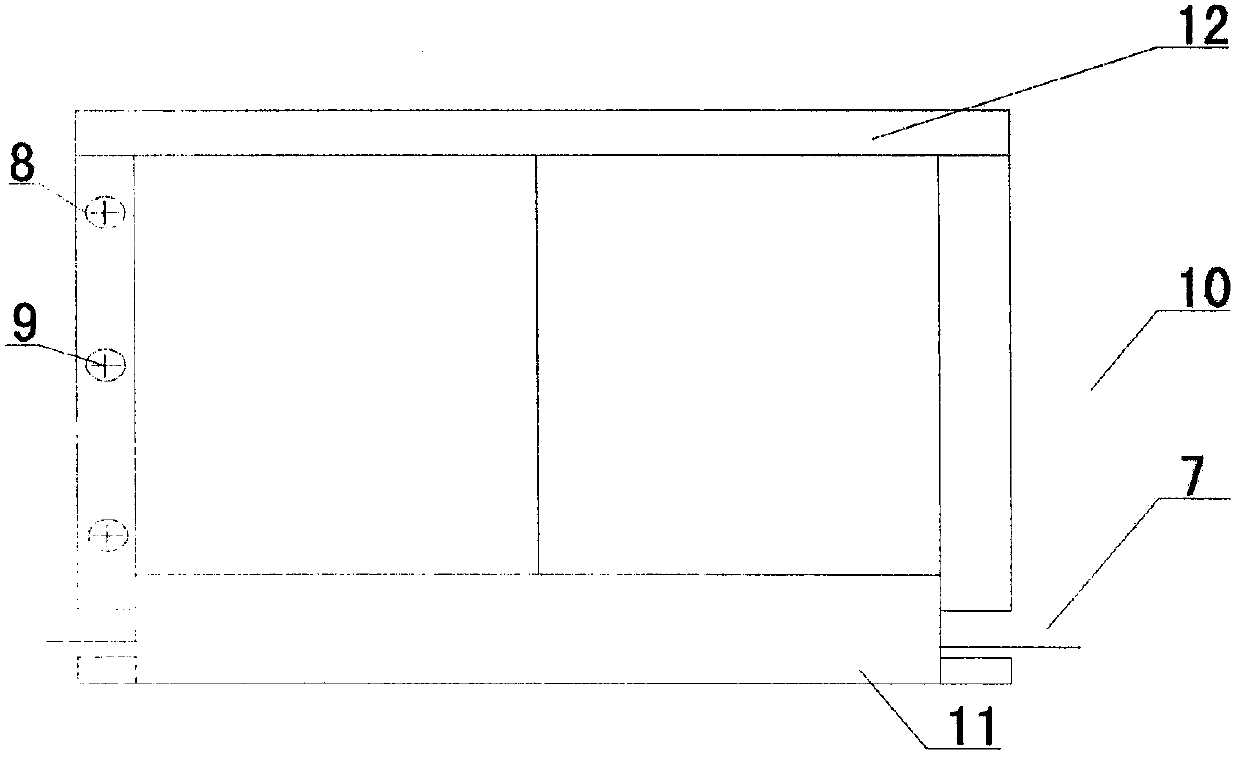 Wood-imitating skirting board capable of heating and manufacturing method thereof