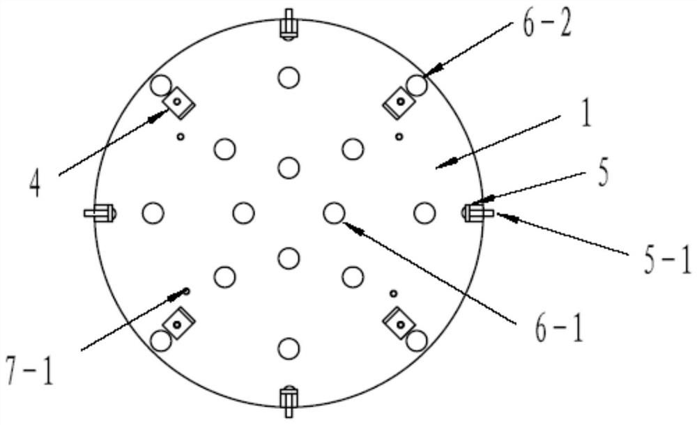 Double-layer rotary inner baffle for crystal growth by hydrothermal temperature difference method